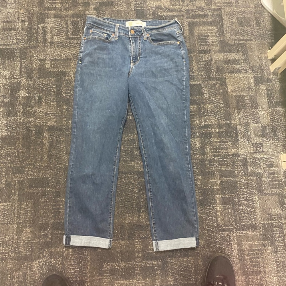 Levi Capris